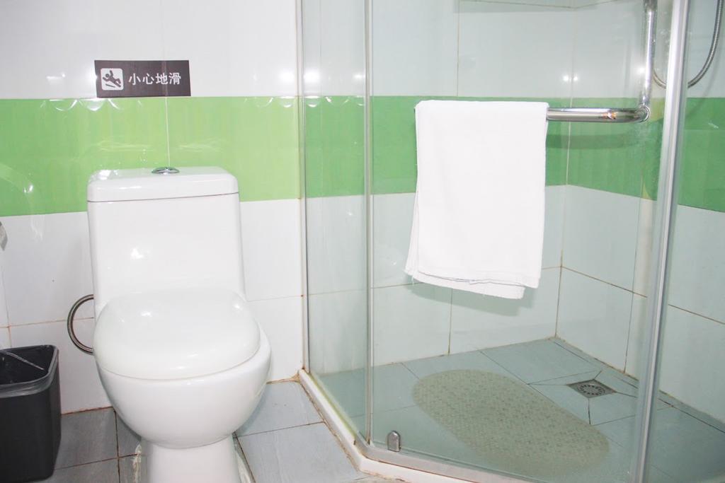 7Days Inn Wuzhou South Railway Station Cangwu Номер фото